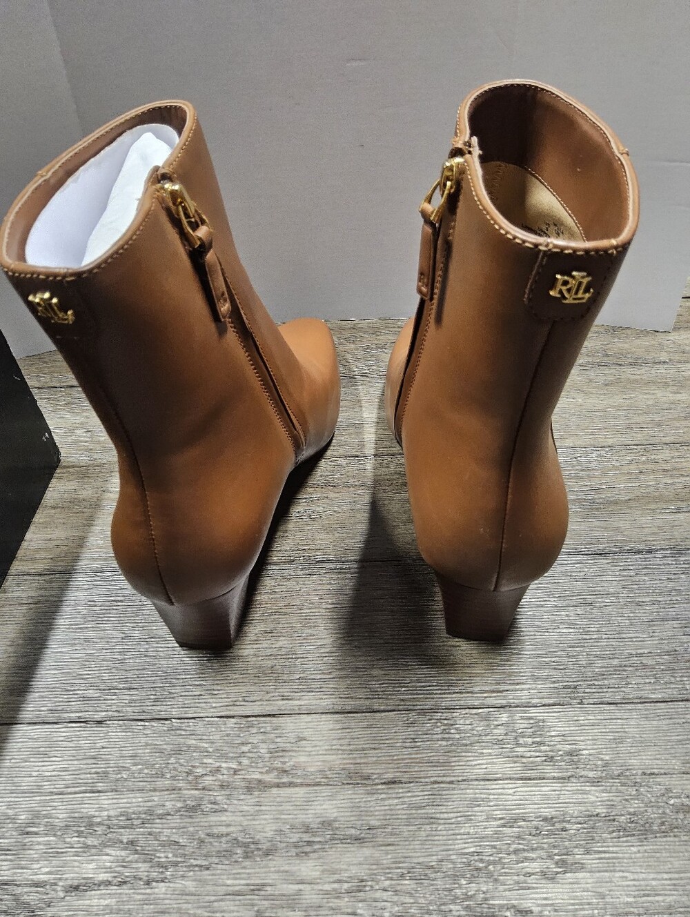 NWOT Lauren Ralph Lauren Size 9 Tan Leather Ankle Zip Boots - Picture 4 of 11